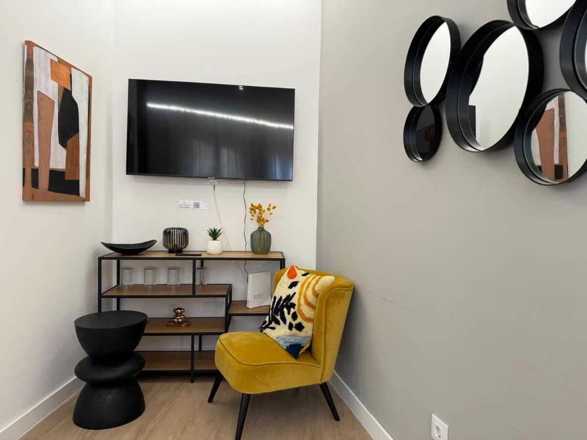 Plaza Mayor Cozy Private Apartment With Ac Madrid Luaran gambar
