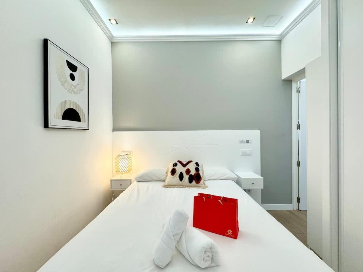 Plaza Mayor Cozy Private Apartment With Ac Madrid Luaran gambar