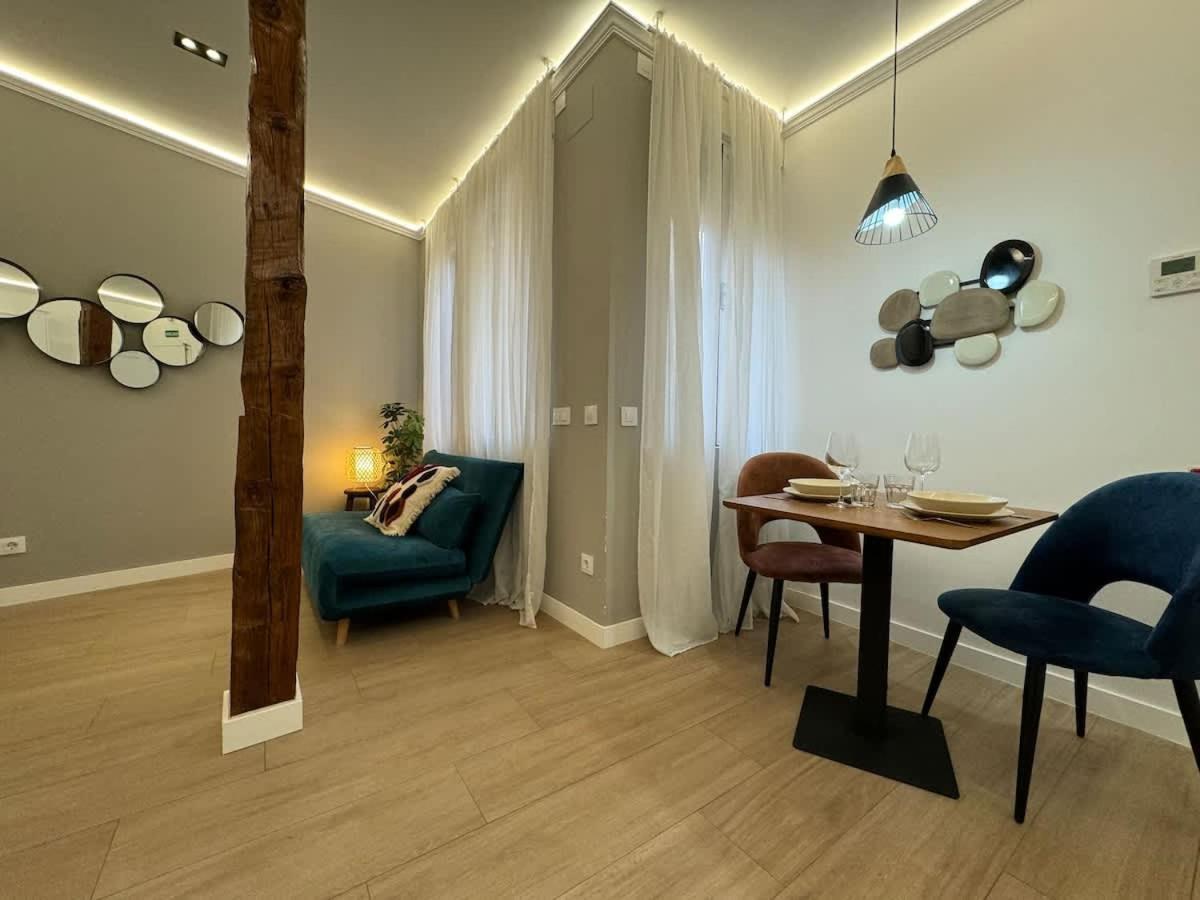 Plaza Mayor Cozy Private Apartment With Ac Madrid Luaran gambar