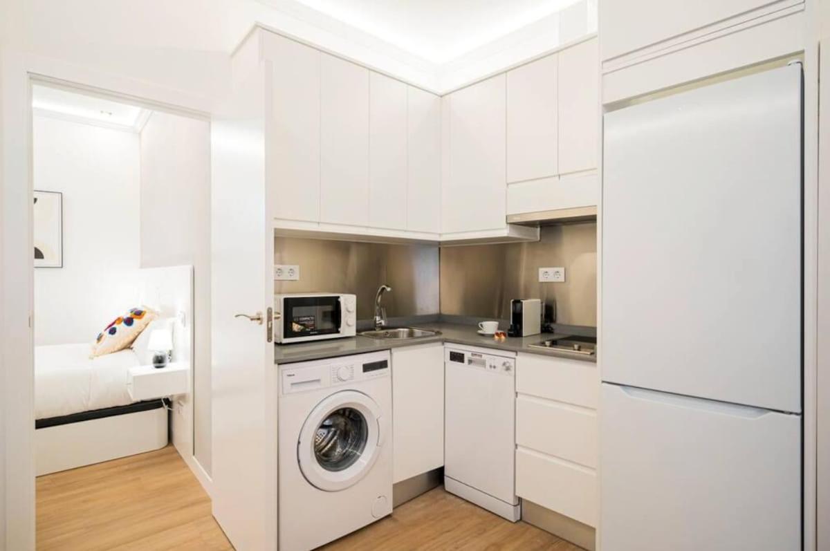 Plaza Mayor Cozy Private Apartment With Ac Madrid Luaran gambar