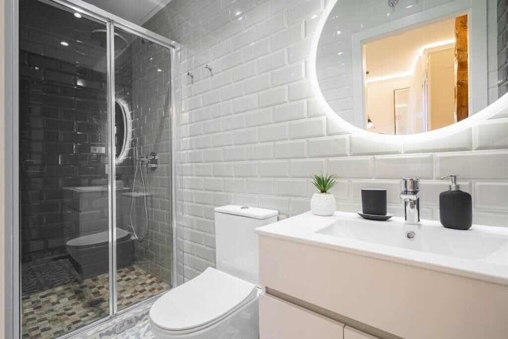 Plaza Mayor Cozy Private Apartment With Ac Madrid Luaran gambar